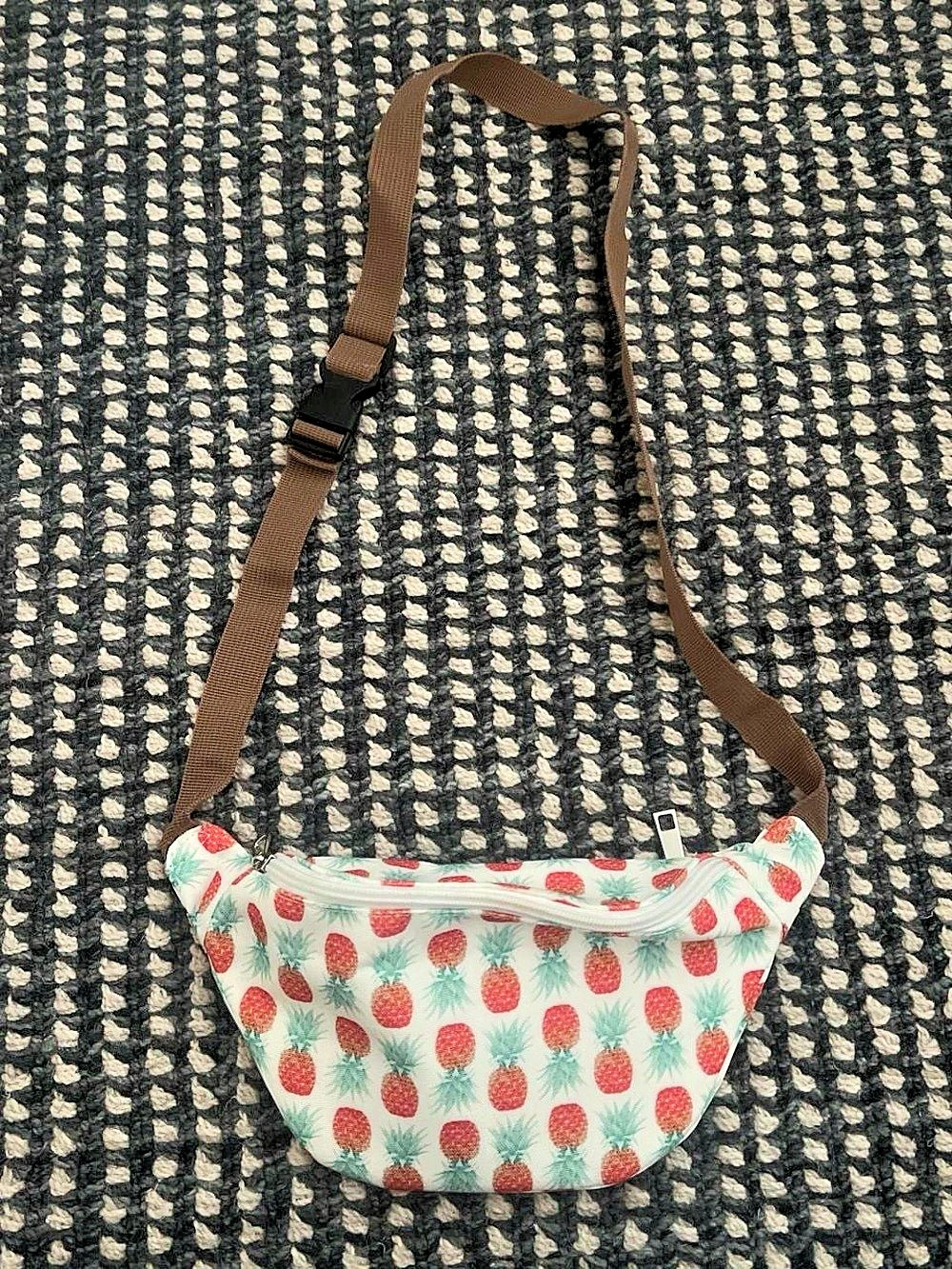 Pineapple Print Crossbody Bag in White & Red